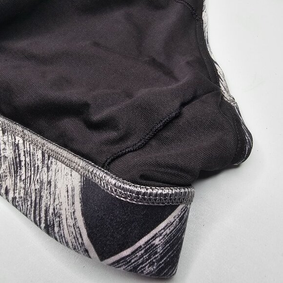 Lululemon 8 Black Grey Energy Sports Bra Strappy Race Back Gym Yoga - Picture 4 of 5